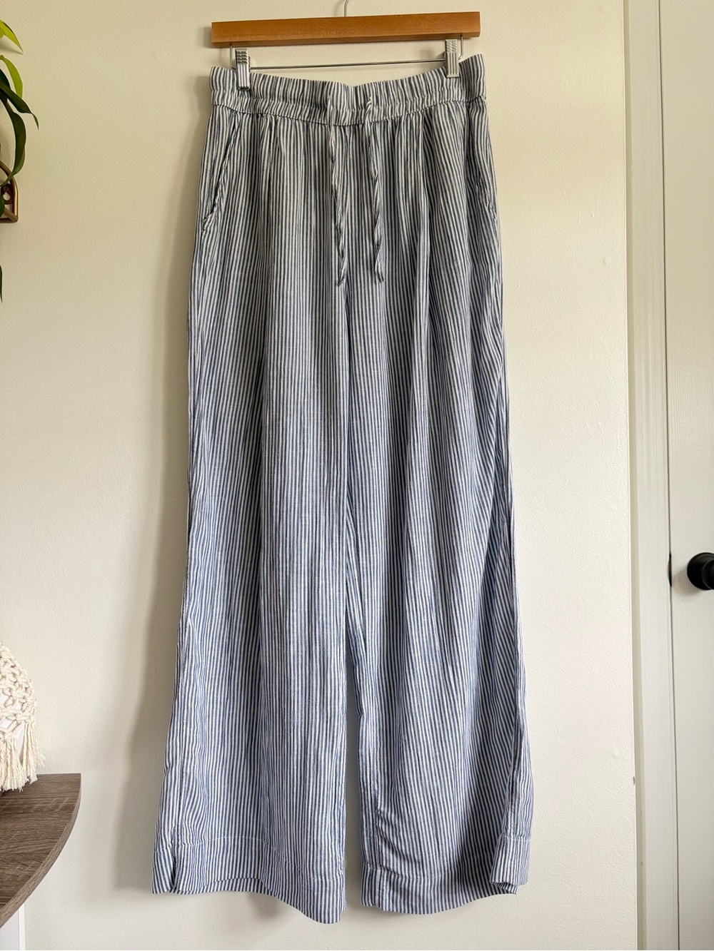 GAPBody Blue & White Stripe Linen-Blend Pajama Pants